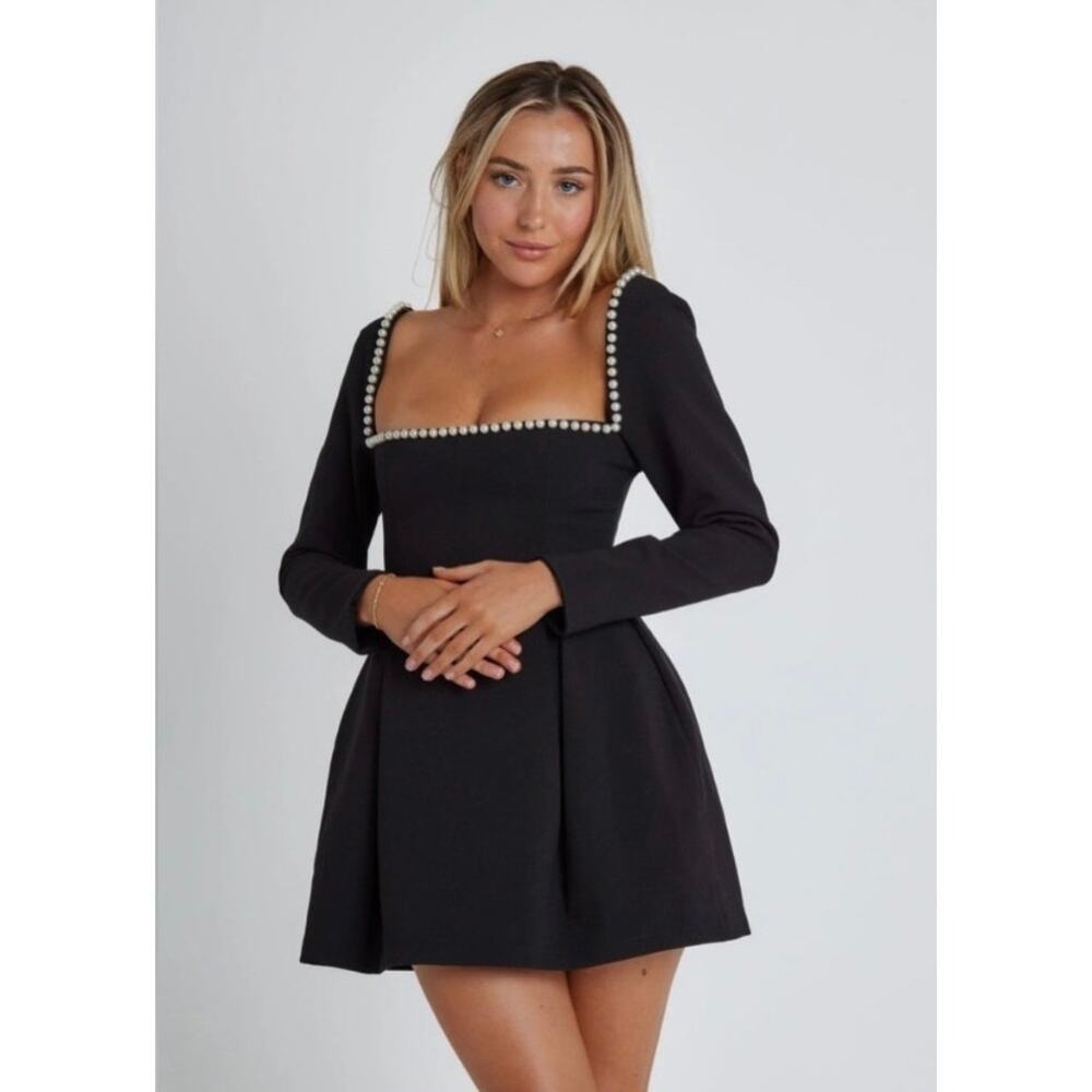 Elegant Black Mini Dress - Picture 15 of 16